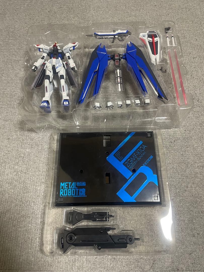 L ROBOT魂 フリーダムガンダム　メタルロボット魂