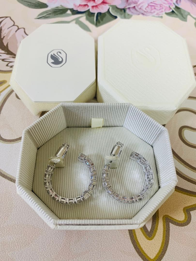 ペコ　スワロフスキー Swarovski Matrix フープピアス