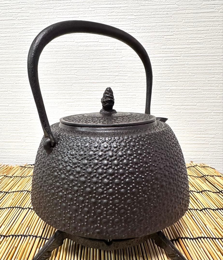 未使用、保管品　南部三厳堂１８型九重亀甲　南部鉄瓶　nasco様　売約済み