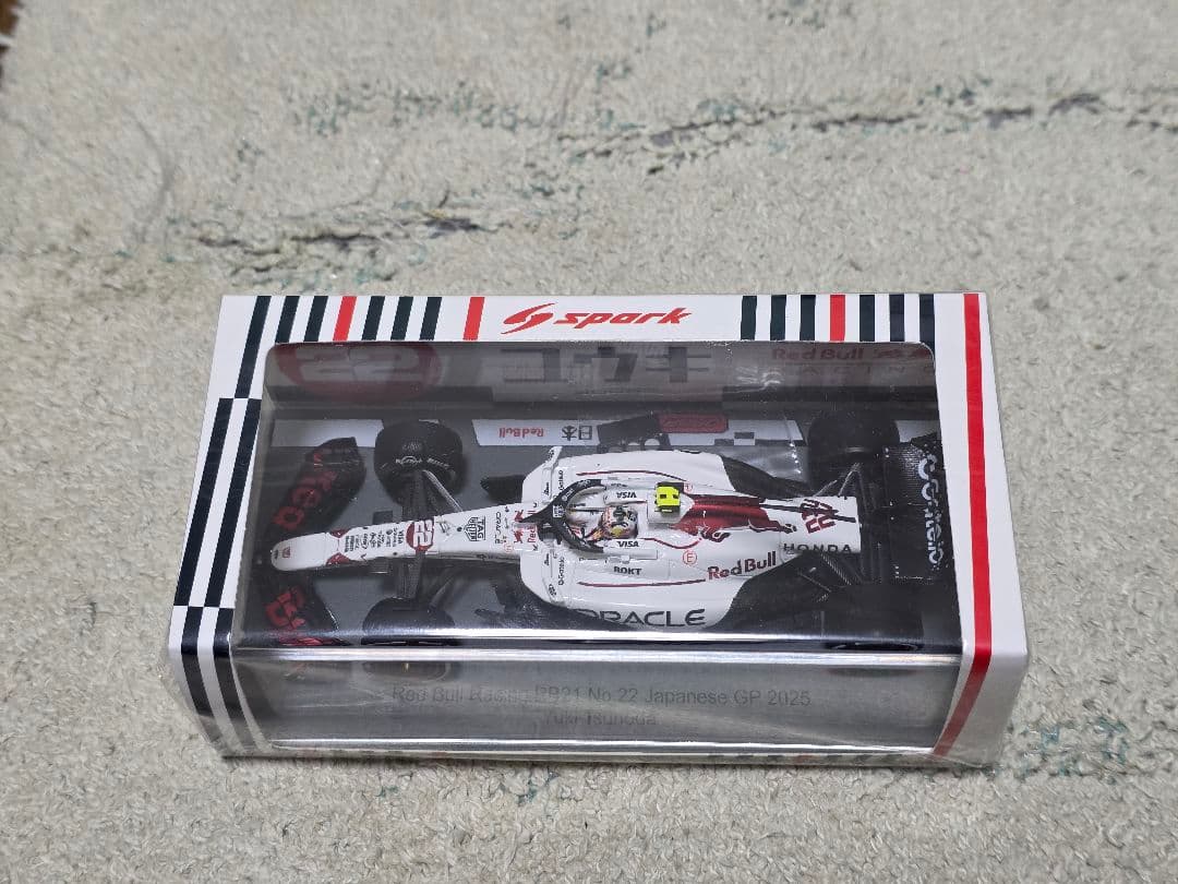 角田裕毅　2025年日本GP ミニヘルメット　モデルカーセット