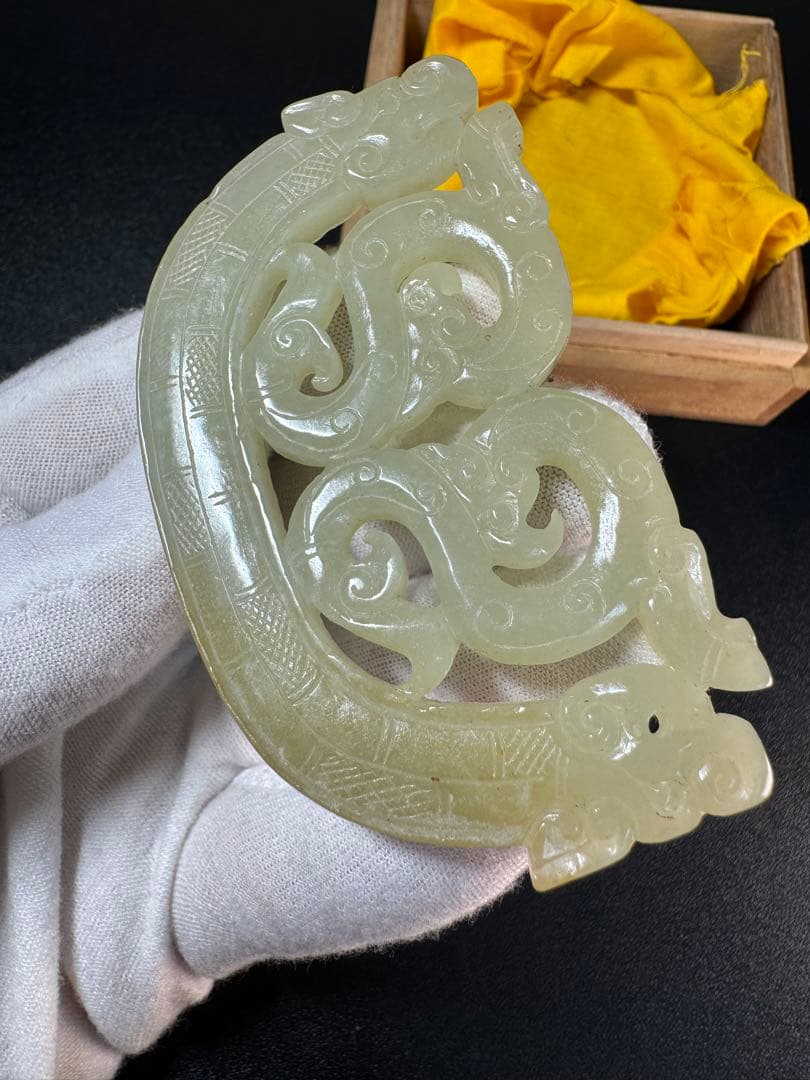 春秋時代　和田玉龍図柄 玉璧　骨董 玉彫 時代物 お守り 極細工 老玉和田玉