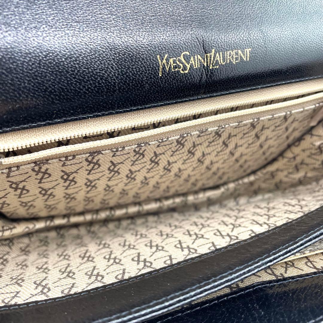 【極美品】イヴサンローラン　ショルダーバッグ　カサンドラロゴ　リザード　黒