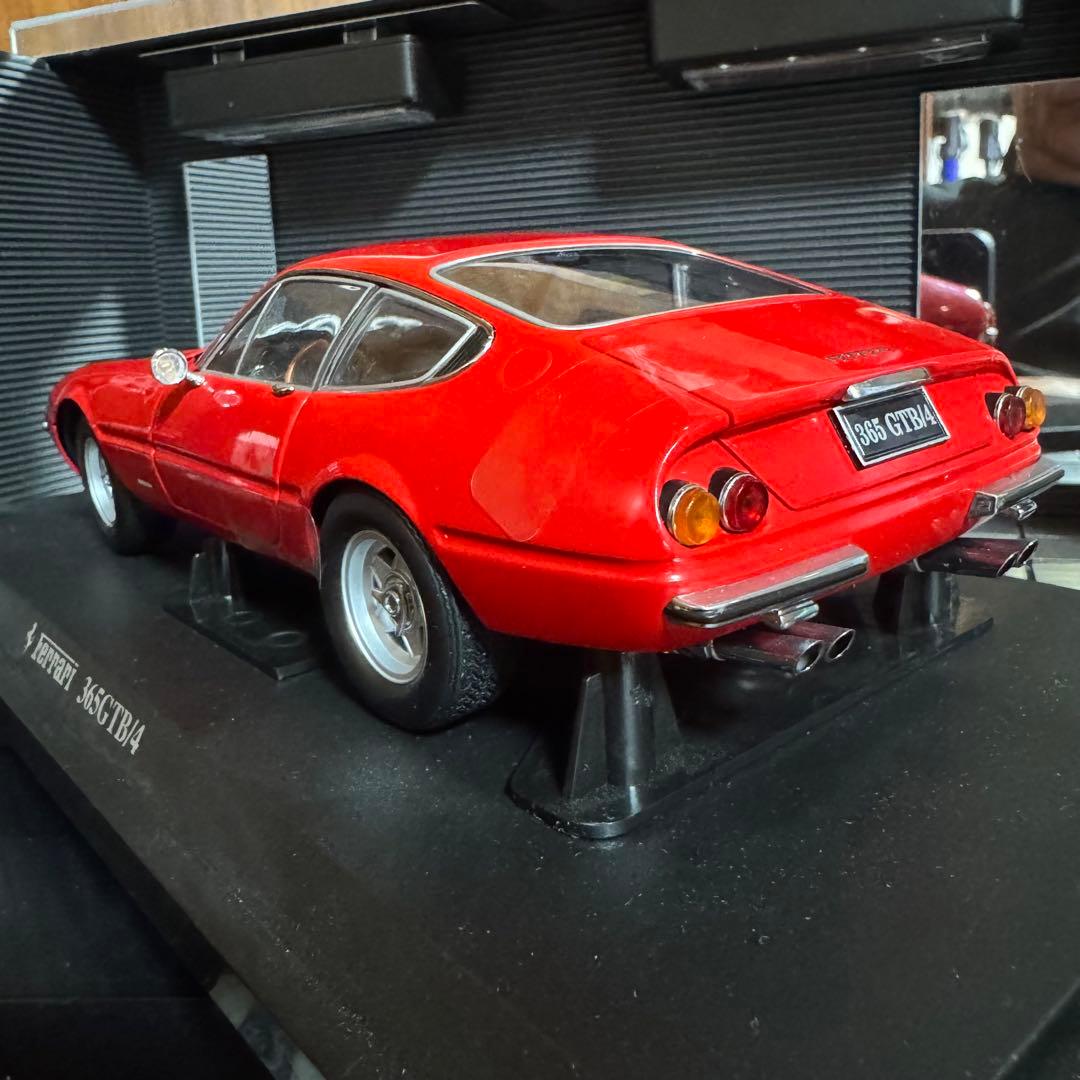 絶版未展示品 京商 1/18 フェラーリ 365GTB/4 デイトナ ’69