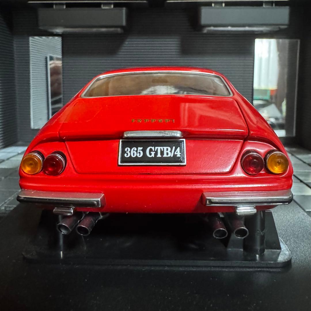 絶版未展示品 京商 1/18 フェラーリ 365GTB/4 デイトナ ’69