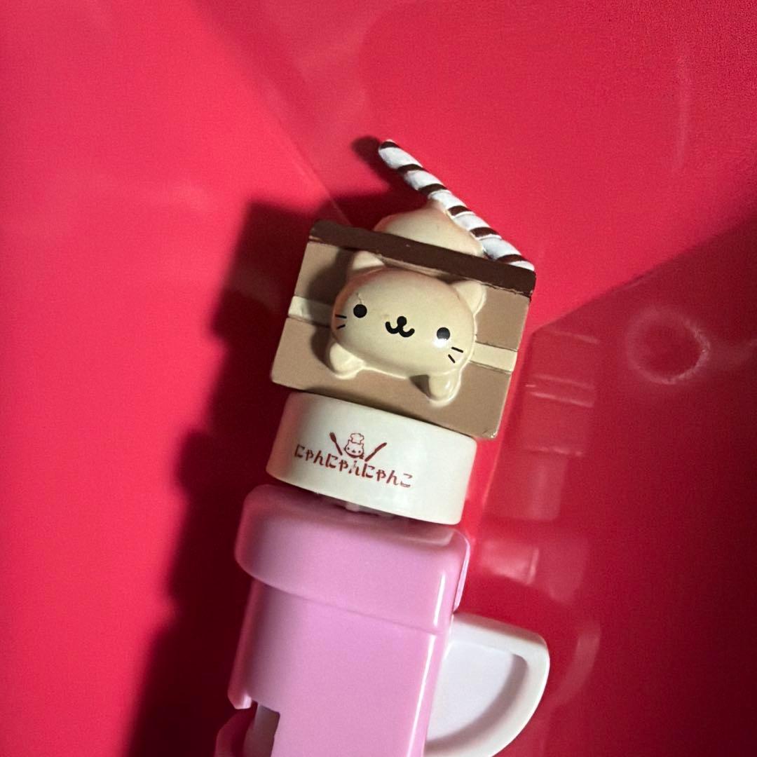 ★平成レトロ★ にゃんにゃんにゃんこ　ペッツ　PEZキャンディ　ケースのみ