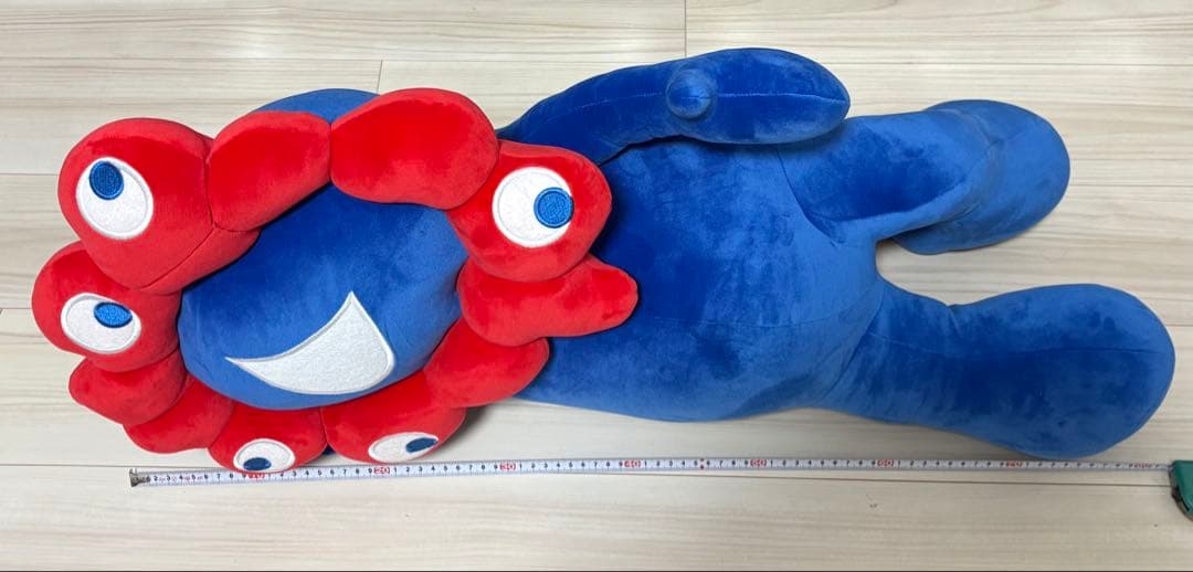 寝そべりミャクミャク1等賞 巨大ぬいぐるみ80cm