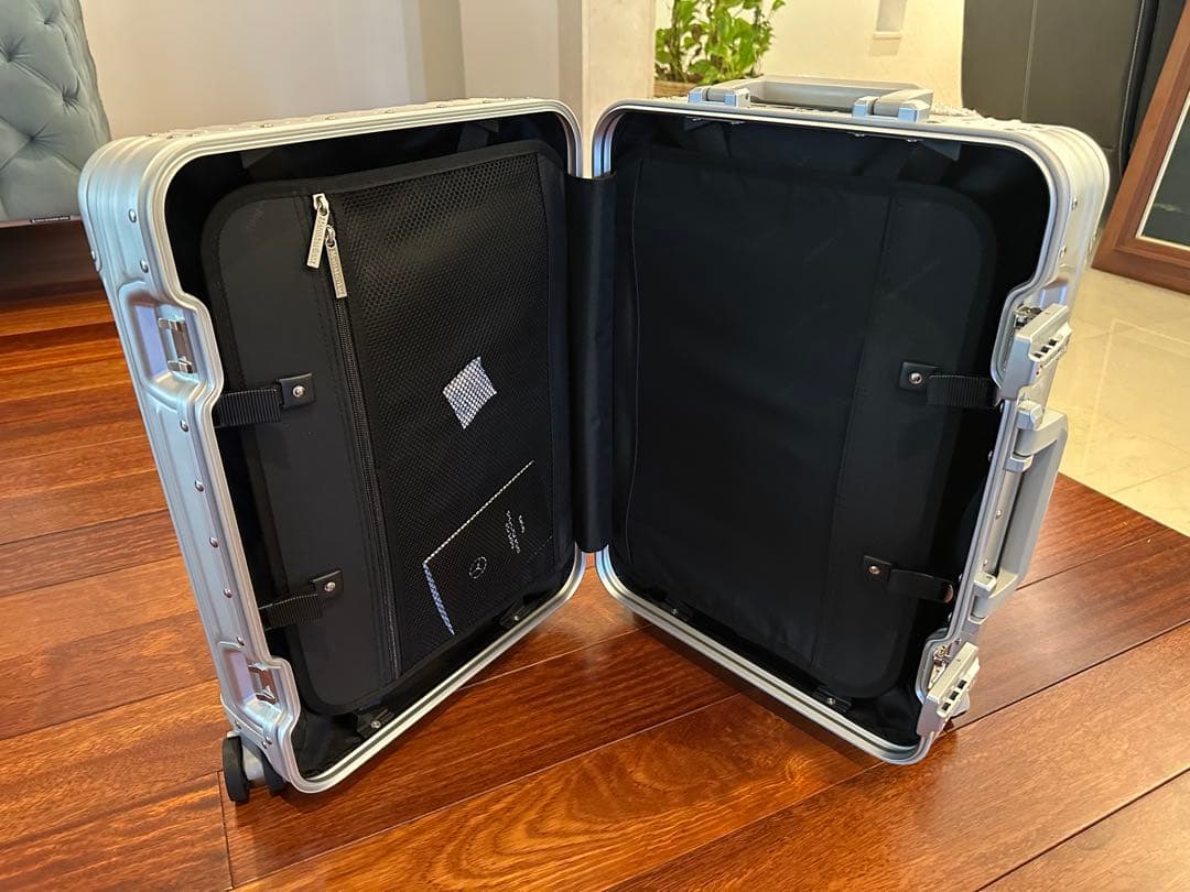 Mercedes-Benz キャリーケース　32L