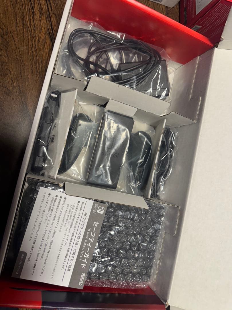 【完品】Nintendo Switch 本体（商品箱付）