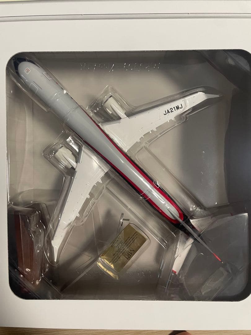 1/100 MRJ90 三菱航空機 飛行試験機初号機 MR11009 初飛行記念