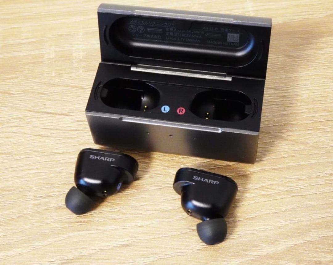 SHARP ワイヤレスイヤホン ブラック 充電ケース付き