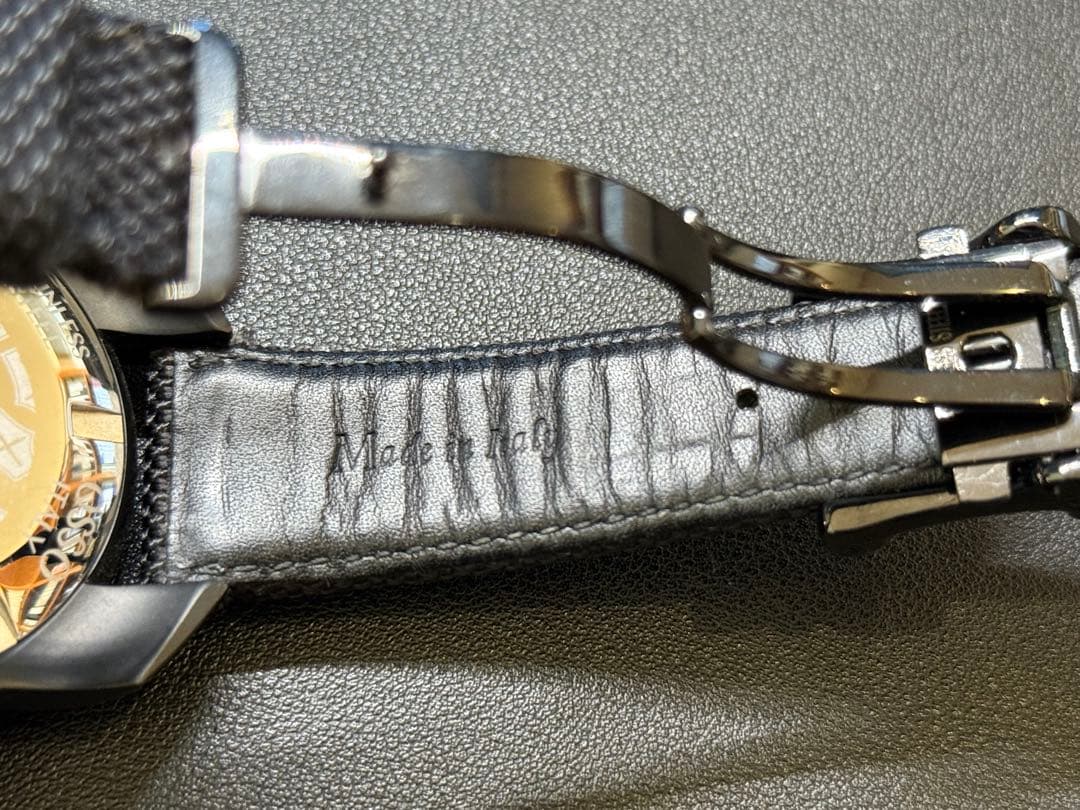 【世界限定100本／42番】OSSO ITALY 自動巻き 腕時計 レッド文字盤