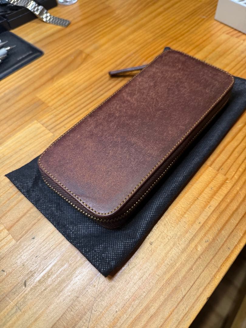 バハギア ペンケース ラウンドジップ型 プエブロ タバコ ブッテロー