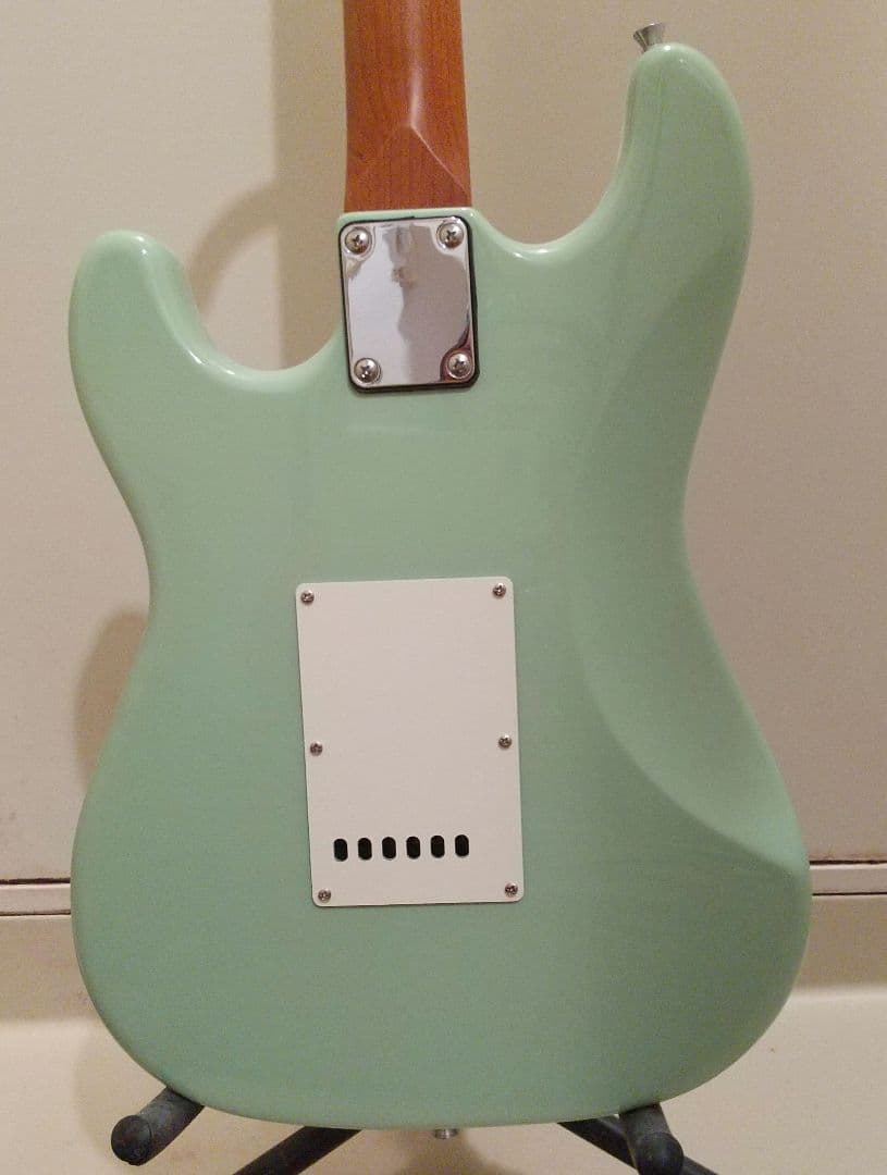 Eris Nestia エレキギター