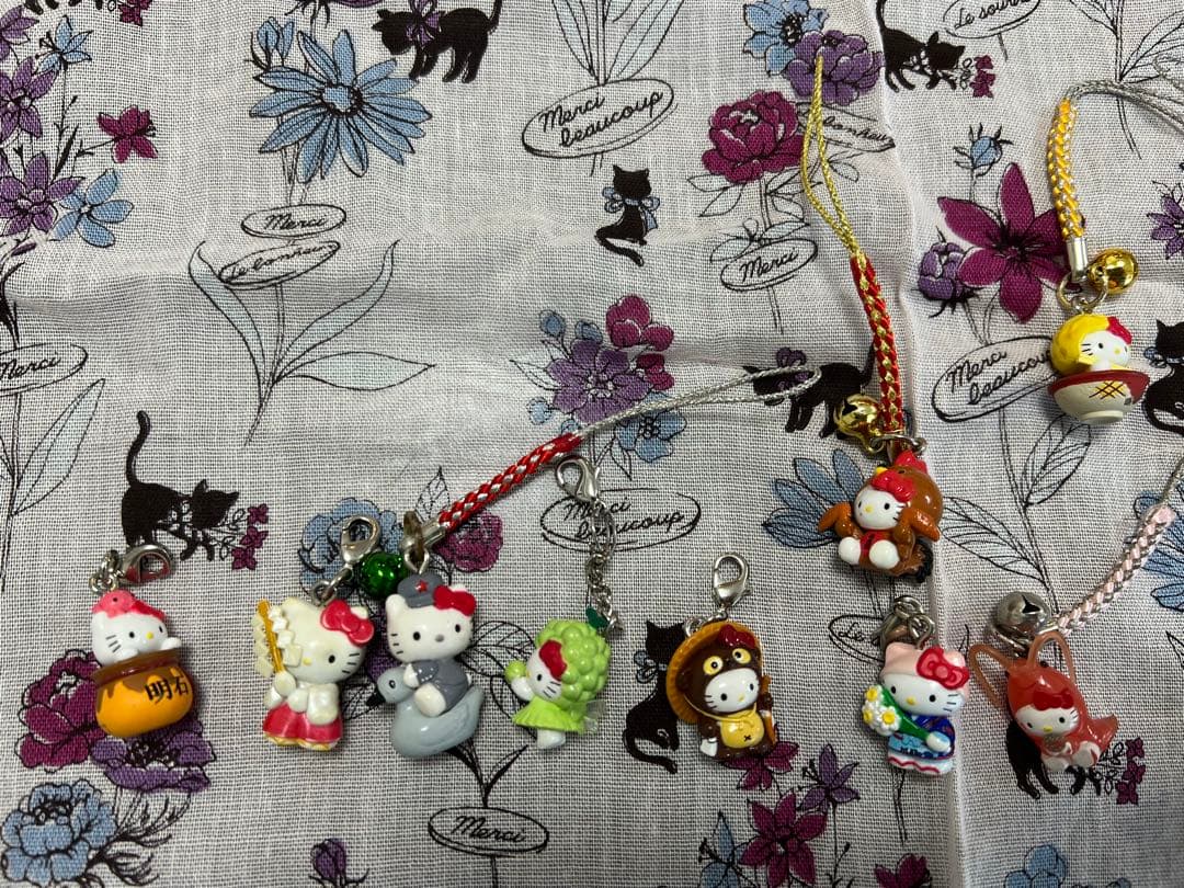 ハローキティ　ストラップ、キーホルダーセット