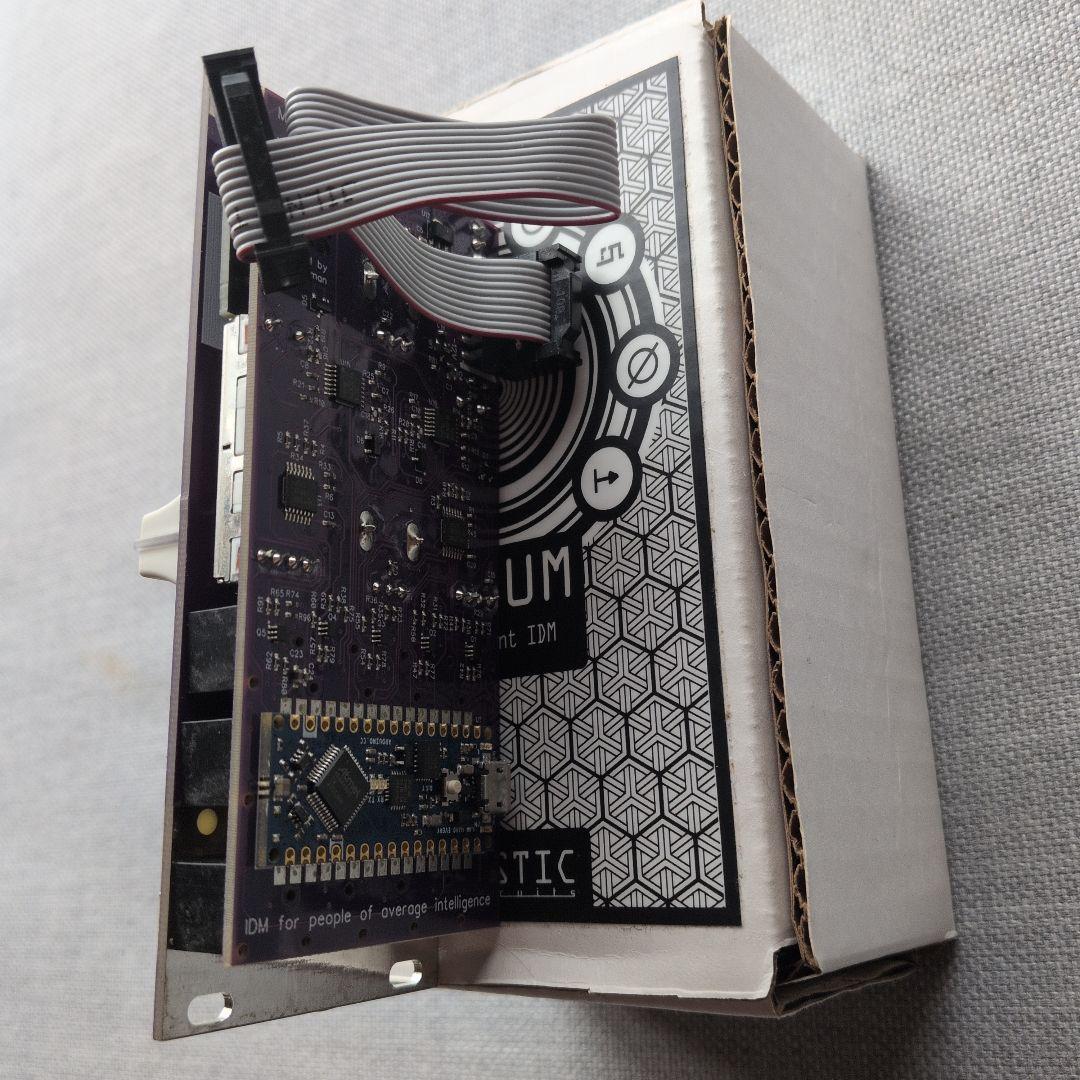 鍵盤楽器 MYSTIC circuit IDUM