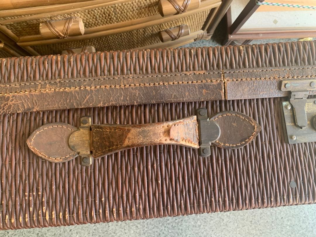 昔のトランクケース　柳行李 革　やなぎごうり 　店舗什器　アンティーク　レア