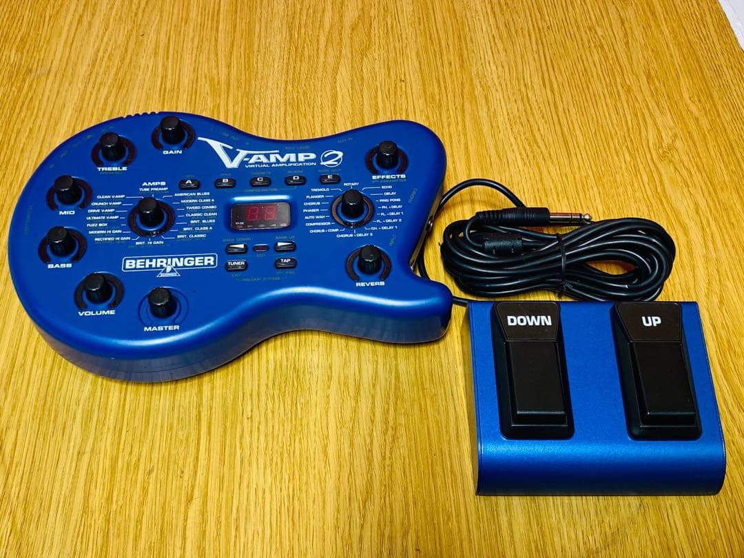 BEHRINGER VAMP 2 ギターエフェクター