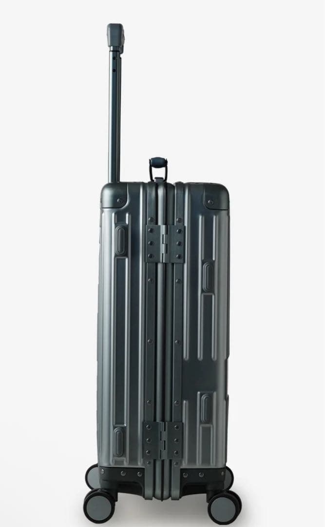 （新品希少）innovator アルミキャリーケース36L新型モデル（グレー系）