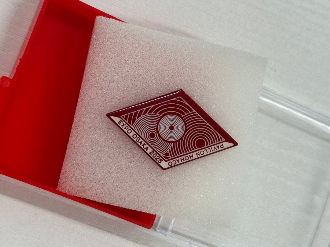 「超レア」万博モナコピンバッジ