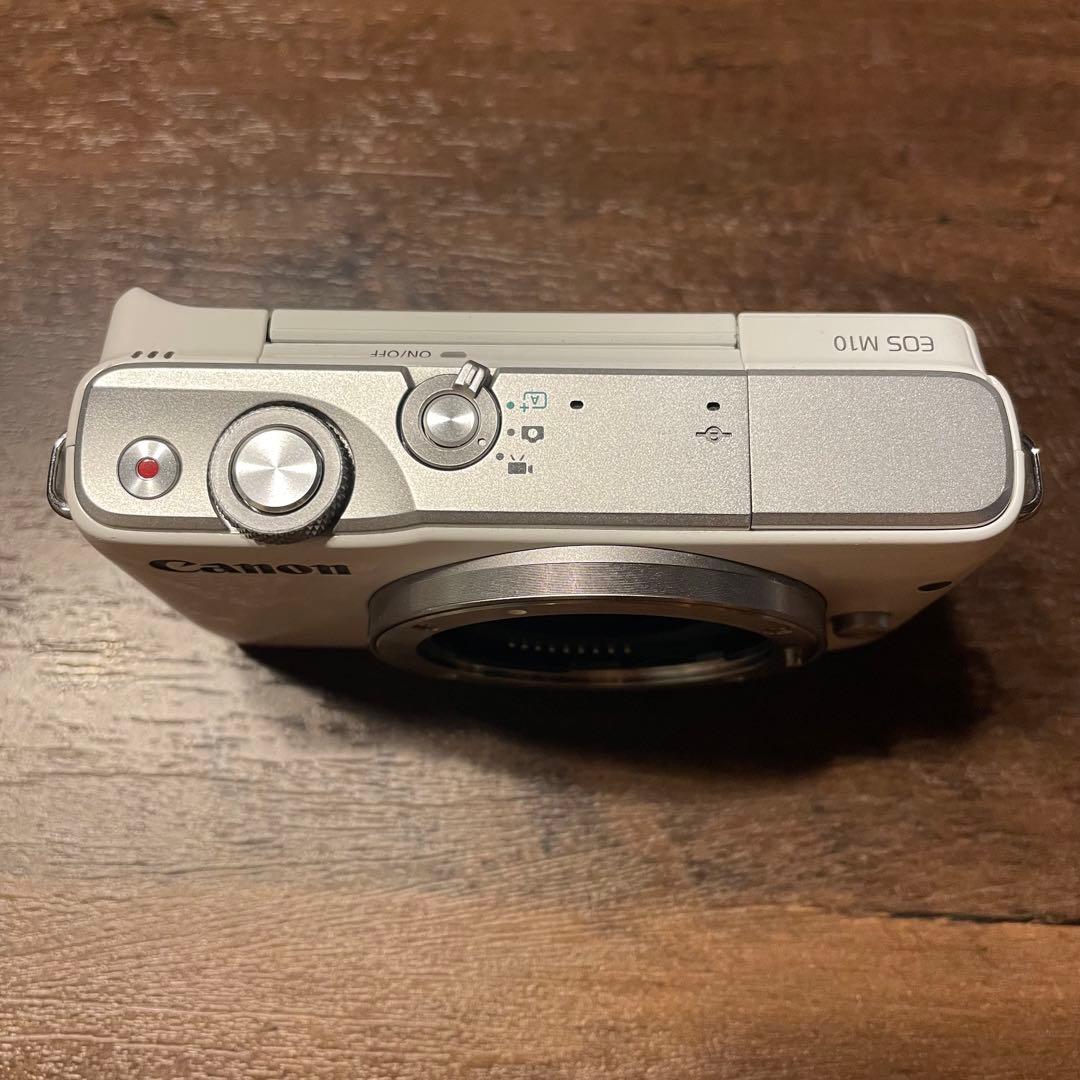 Canon EOS M10 ホワイト 本体 + 付属品