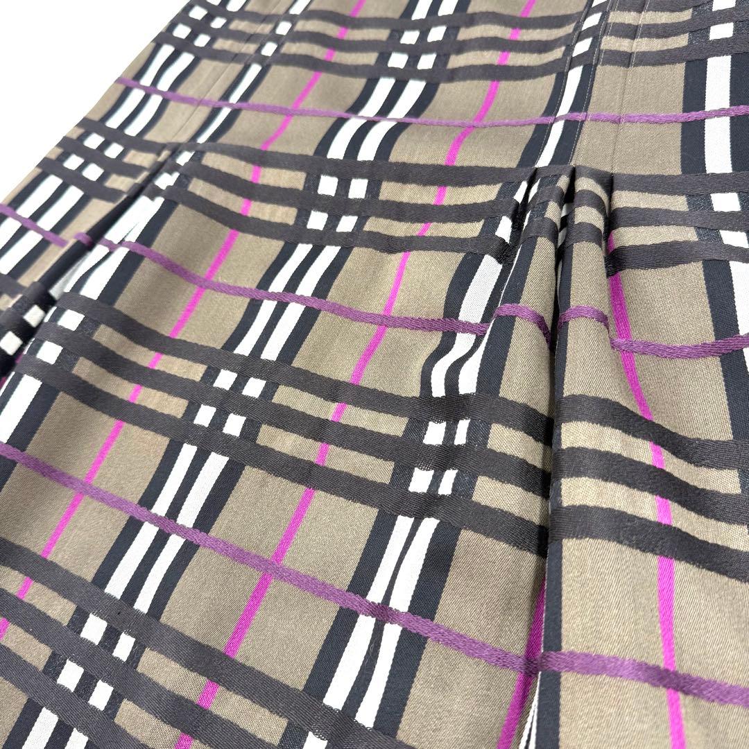 【未使用美品】Burberry チェック柄 フレアスカート