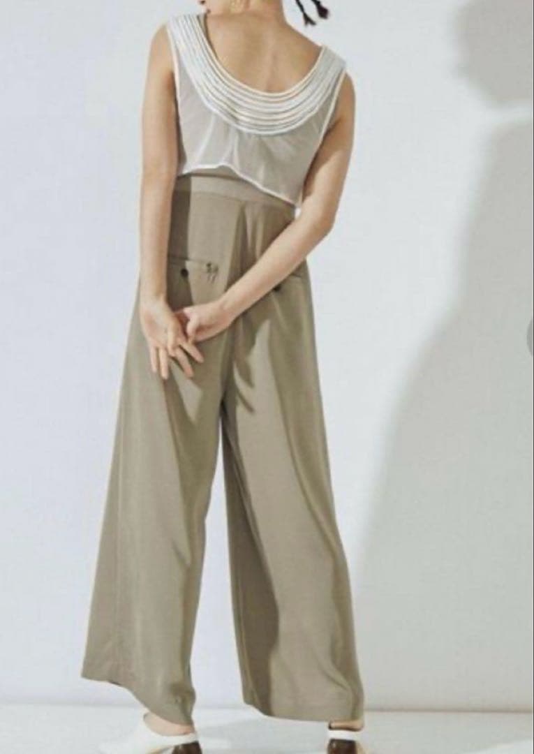 un3d コードデザインショートタンクトップ