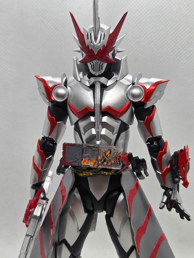 フィギュアーツ ドラゴニックナイト