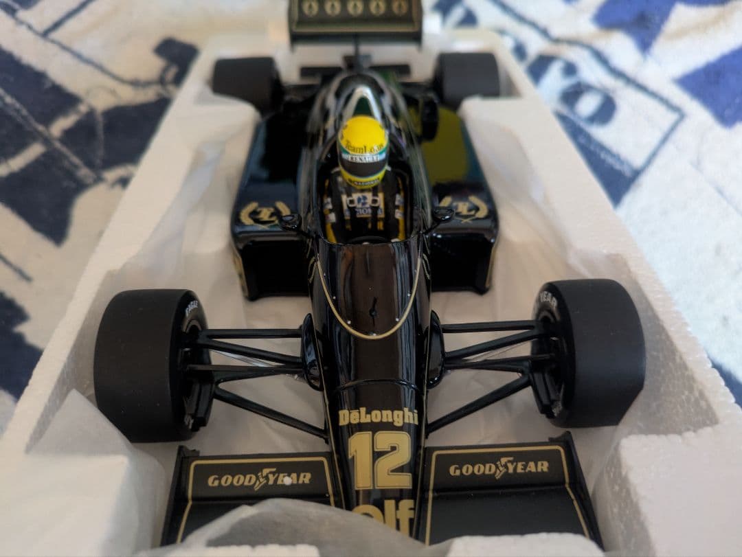 Ayrton Senna F1ロータスルノー1/18 ブラック