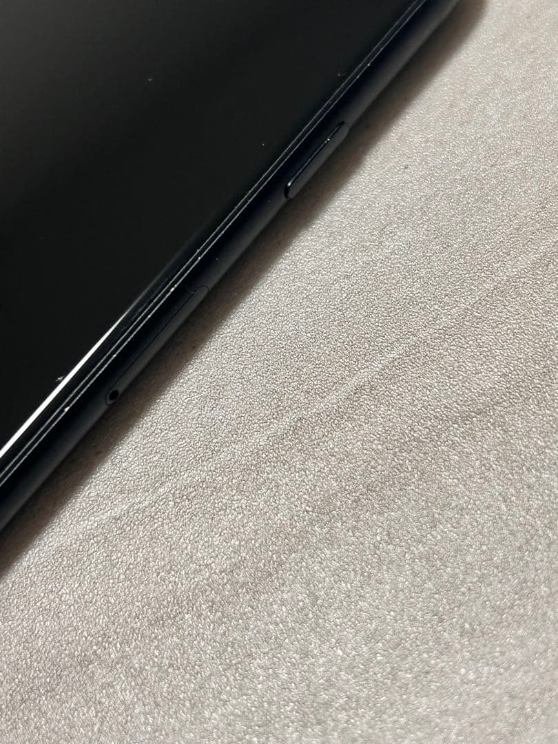 iPhonese 第3世代ブラック64GB　値引き中