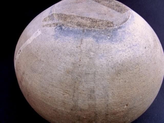 壷■かなり時代の有る古い白土の丸壺 自然釉 古玩 唐物 中国 時代物 骨董品■