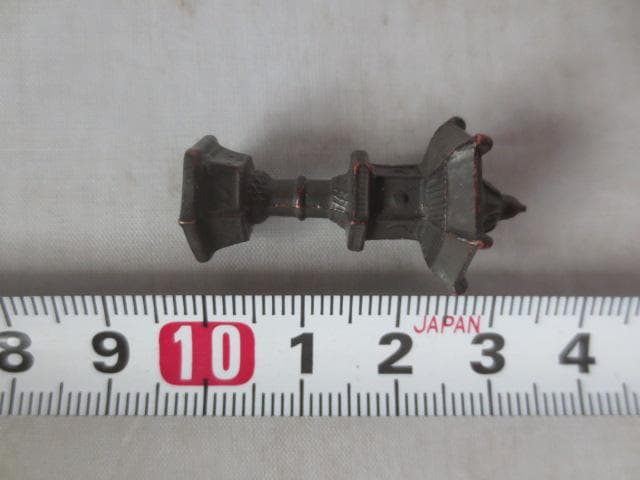 R7/09/25-3　銅器灯篭　添配　添景　盆景パーツ　水石　高さ約3.3㎝