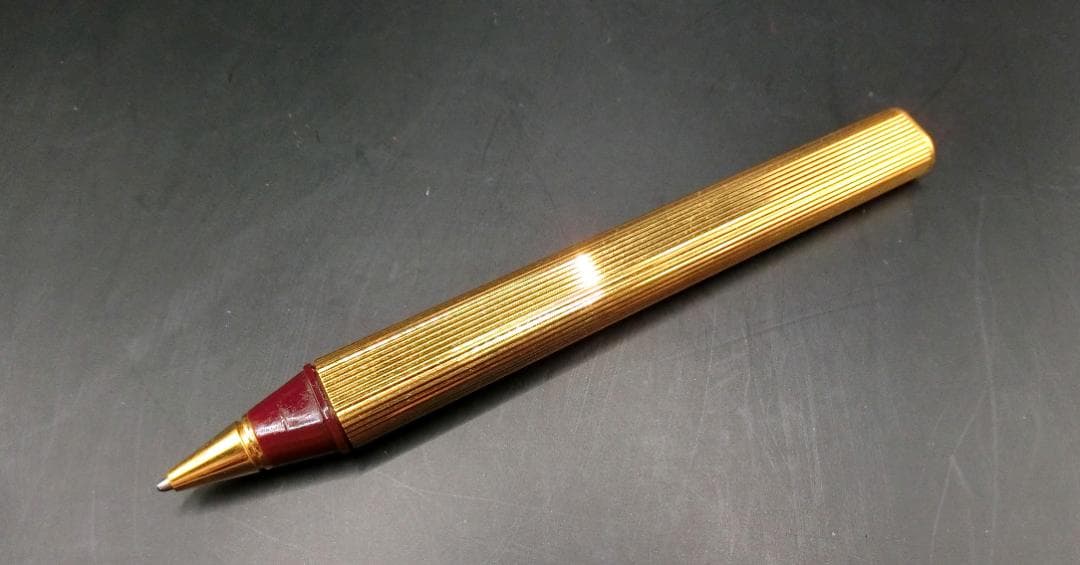 Cartier　カルティエ　ボールペン　ゴールド　キャップ式