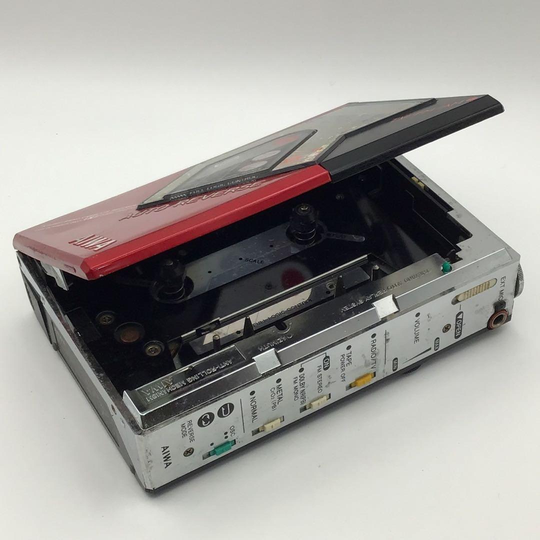 AIWA HS-J8 レッド アイワ カセットプレーヤー ジャンク