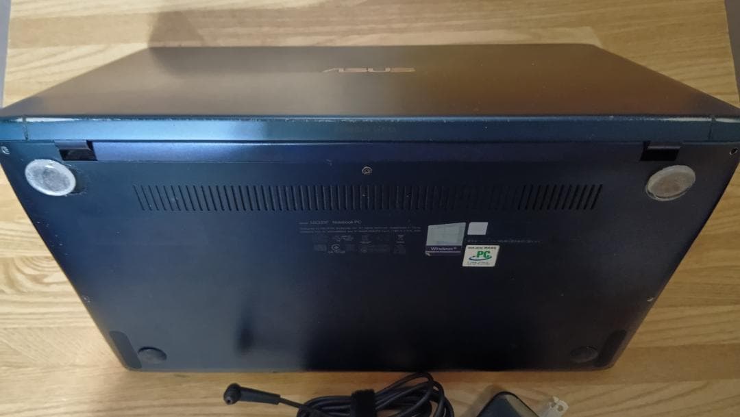 Asus UX333FA 8世代i5 紺ボディに金文字　office2019付き