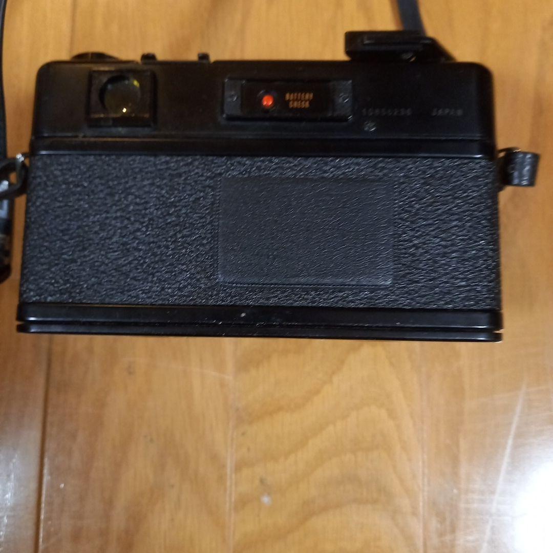 ヤシカの古いフィルムカメラ　付属品有り　　　　　インテリア等にも