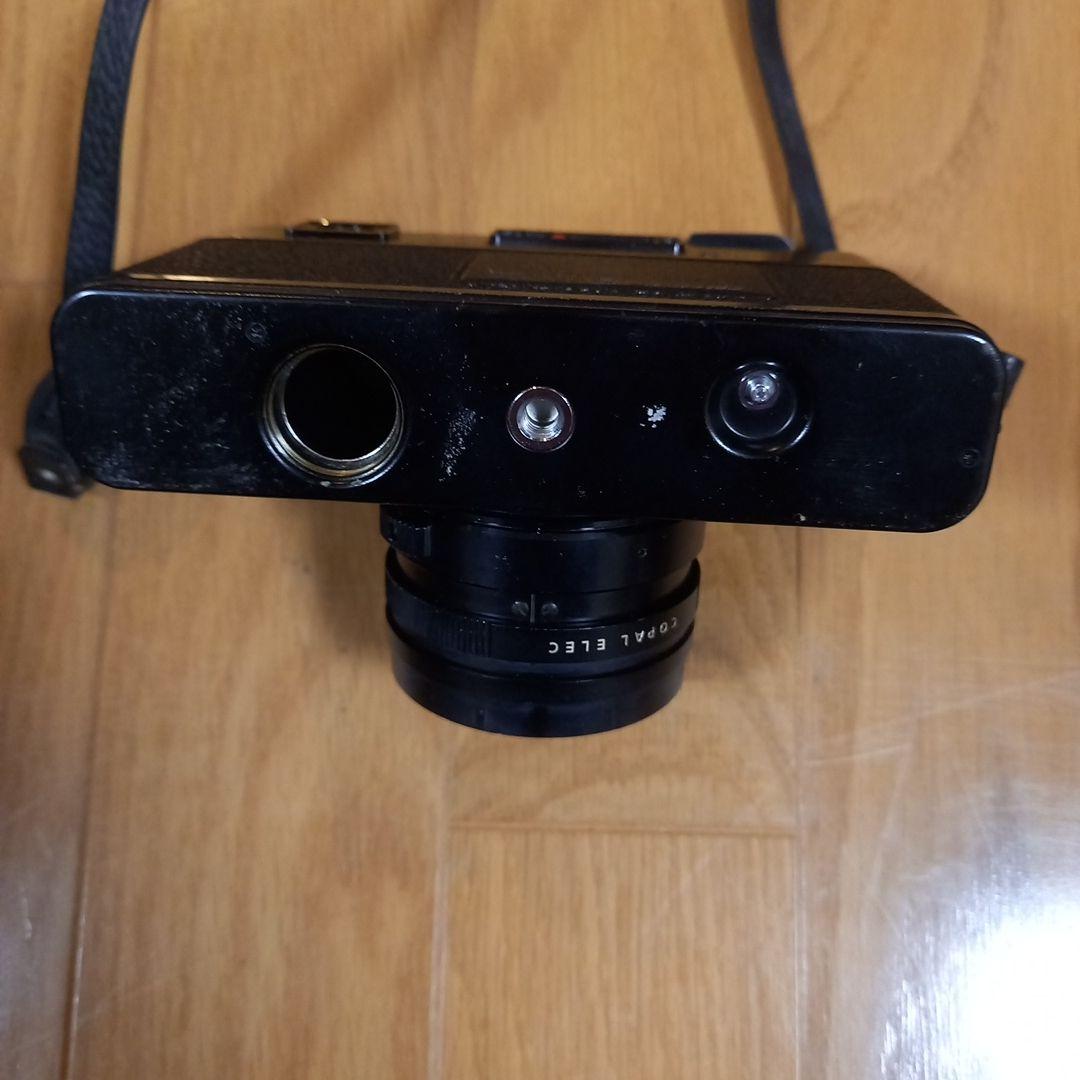 ヤシカの古いフィルムカメラ　付属品有り　　　　　インテリア等にも