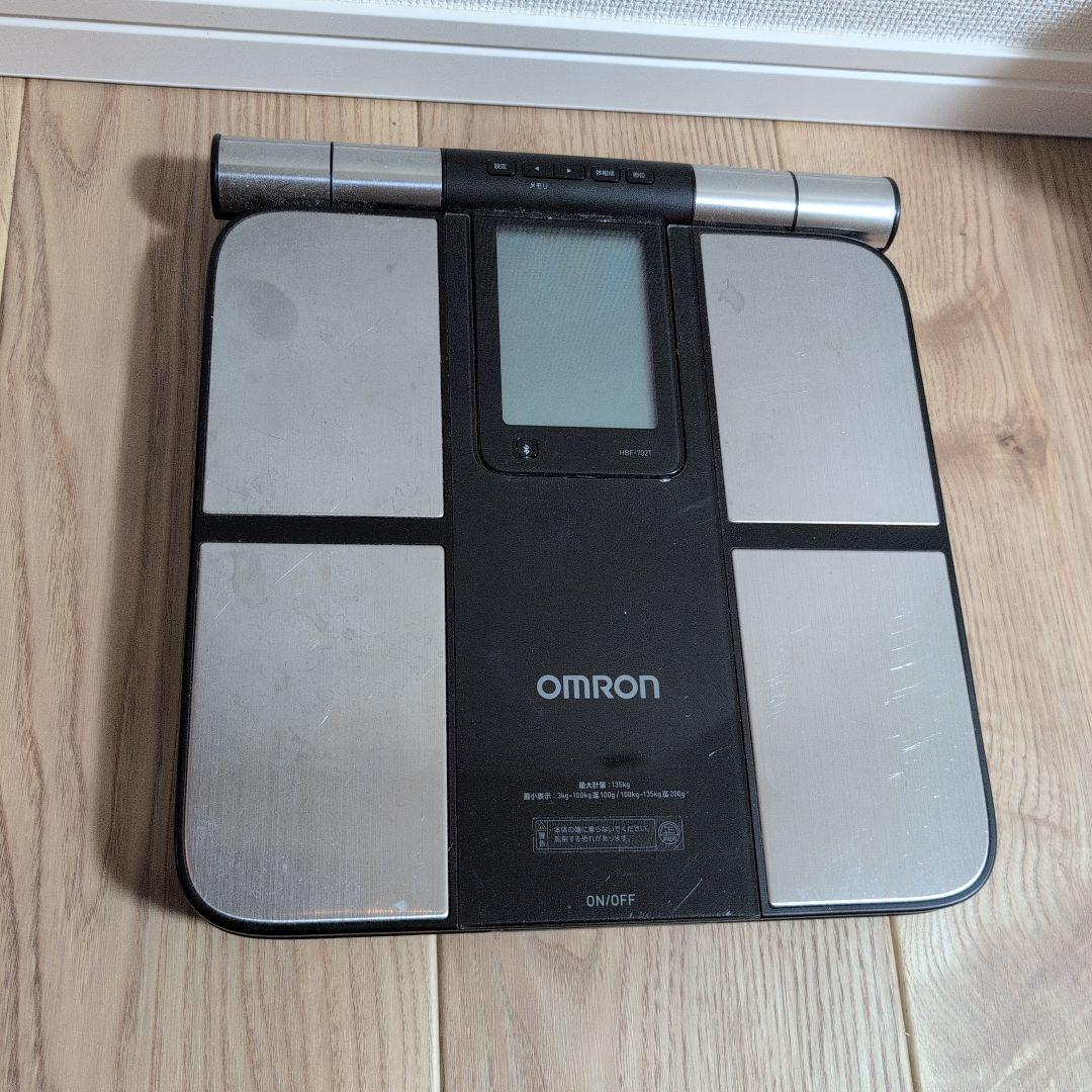 OMRON 体重計 HBF-702T