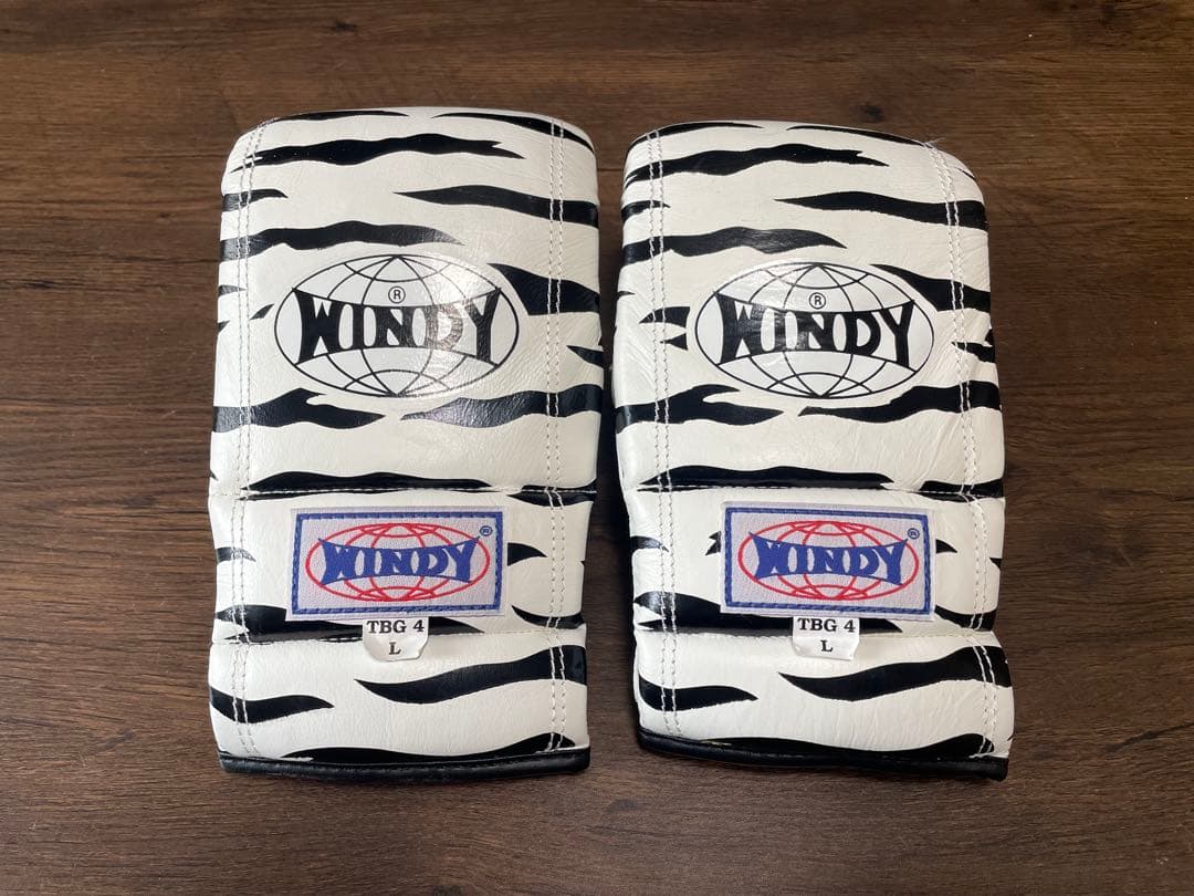 WINDY(ウィンディ) ゼブラ柄　パンチンググローブ　レガース