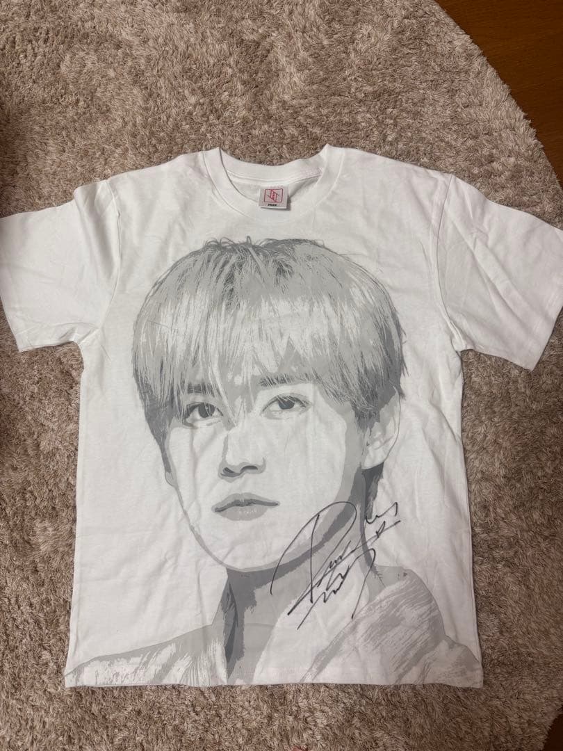 JO1 白岩瑠姫 サイン入りTシャツ