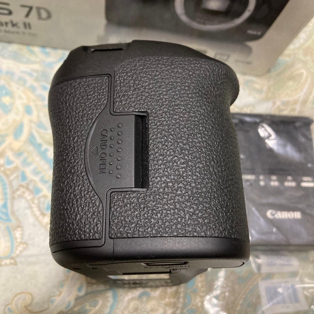 CanonキャノンEOS 7D mark ii元箱有