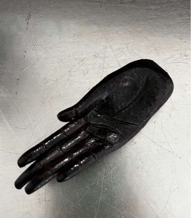 菊池克　香立て　「掌」　鉄釉　仏手　ジュエリー置き