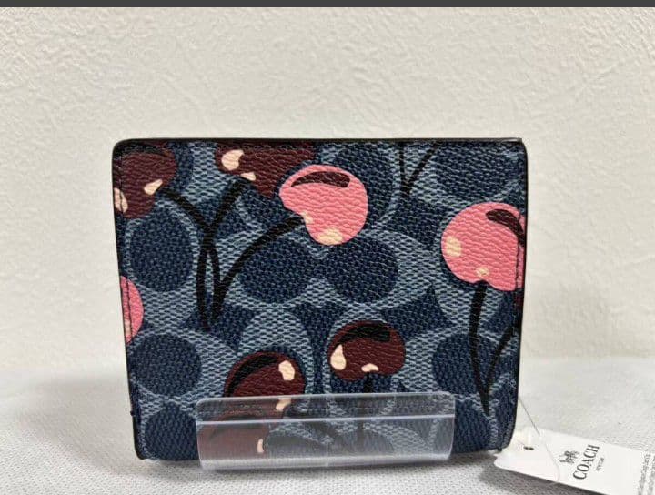 新品未使用コーチ二つ折り財布チェリー柄グレイレディース送料無料即日発送