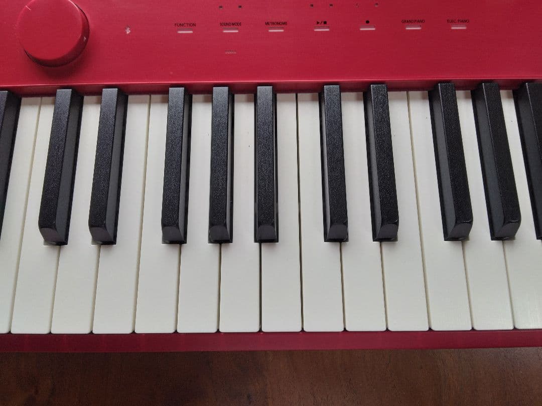 Privia 赤色キーボード