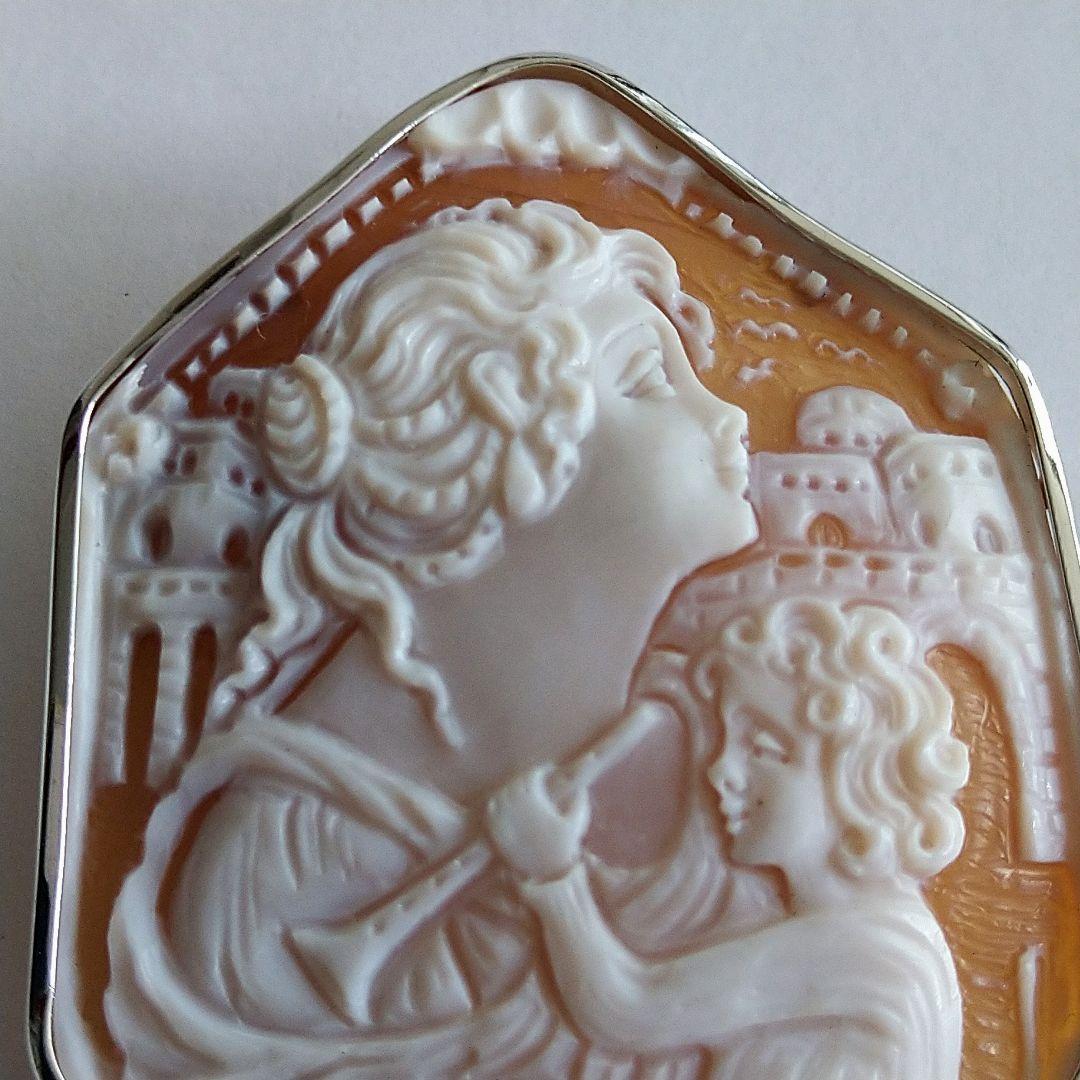 生ハムメロン✤作家ものシェルカメオ✤K18WG『ラッパを吹く少年』