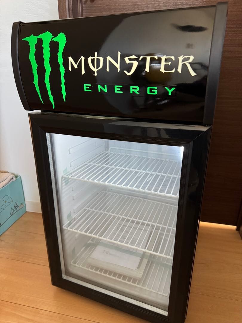 光る！Monster Energy ロゴ入り冷蔵庫