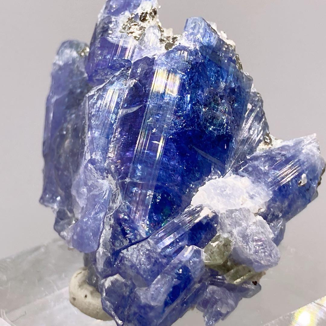 タンザナイト　原石　鉱物標本　天然石　102