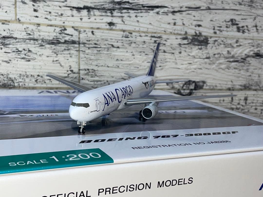 全日空商事 1/200 ANA ボーイング B767-300BCF JA8286