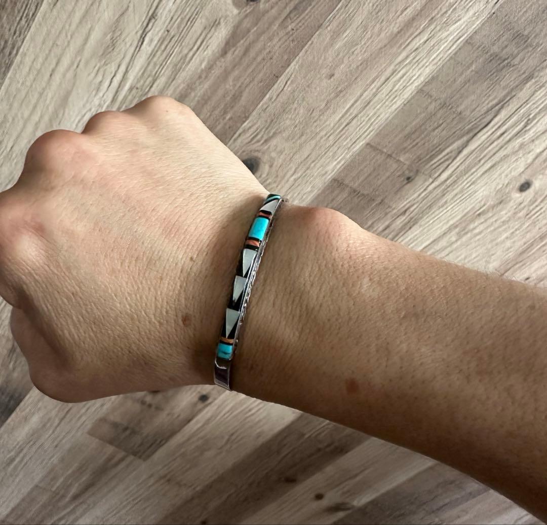 インディアンジュエリー ズニ族 インレイ 珊瑚 ターコイズ バングル