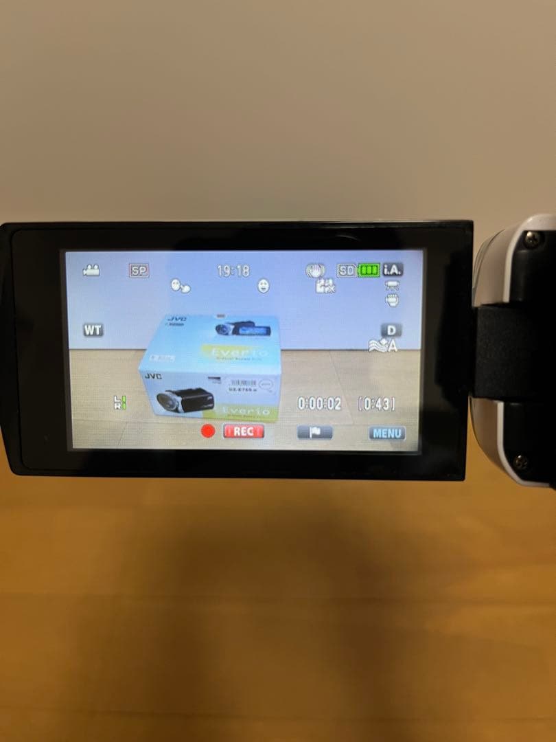 美品 JVCビデオカメラ Everio GZ-E765 バッテリー2個付き