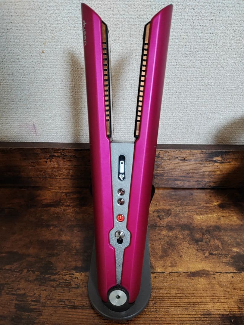 スリムデザイン ストレートヘアアイロン 210℃